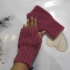 fuscia fingerless gloves
